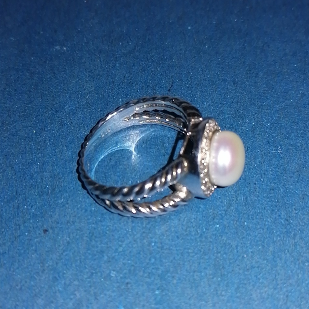 Sterling silver pearl ring size 7